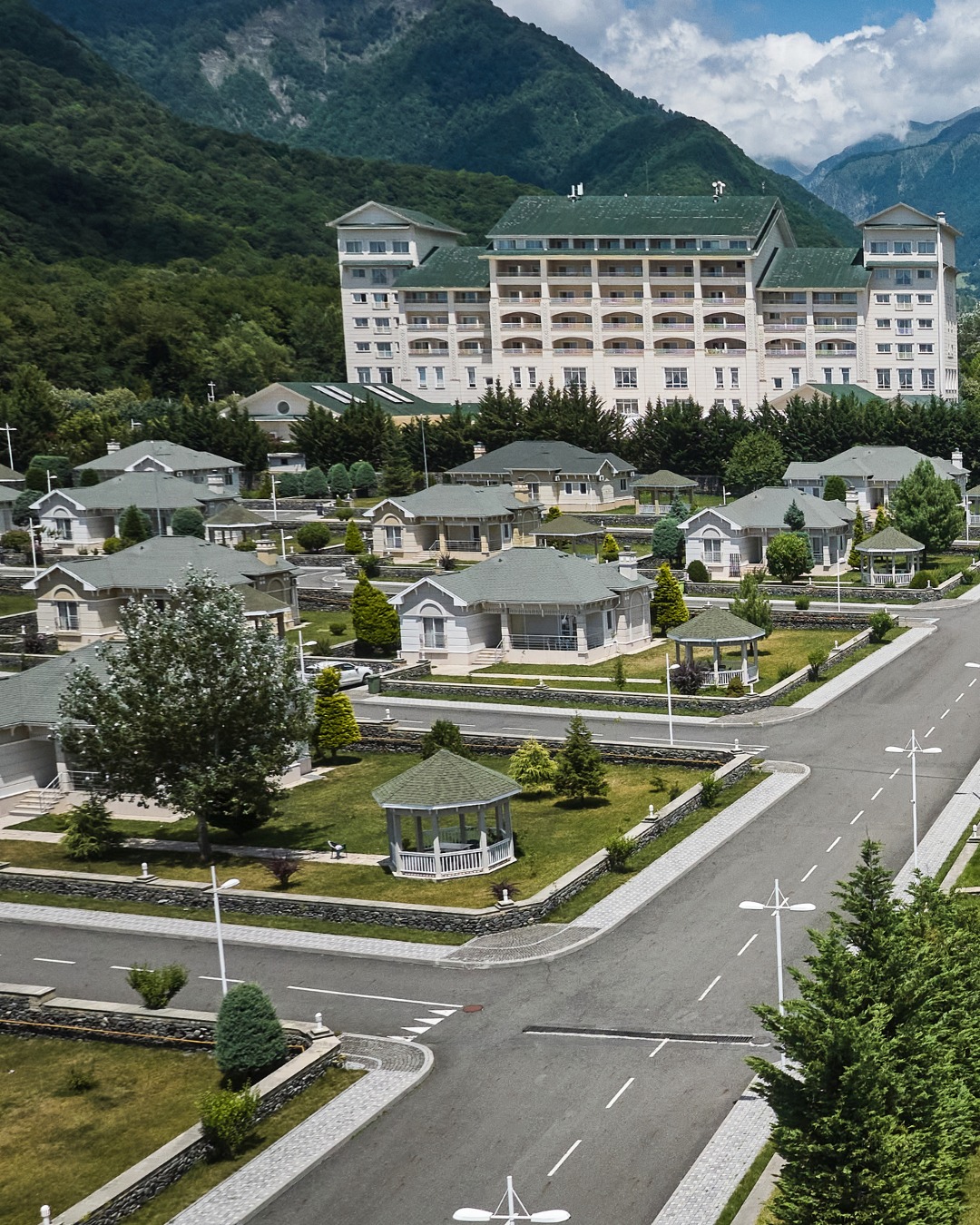 Riverside Hotel